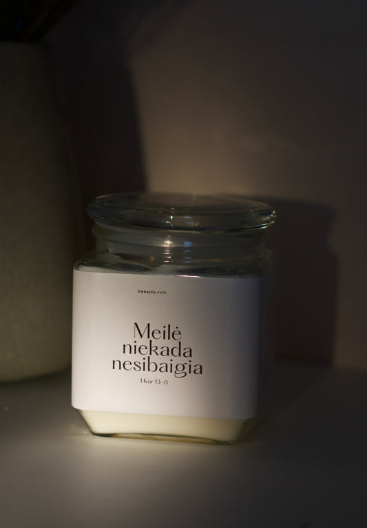 Sojų vaško žvakė “Meilė niekada nesibaigia”